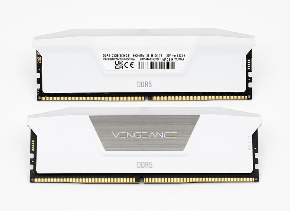 طقم ذاكرة Corsair Vengeance RGB